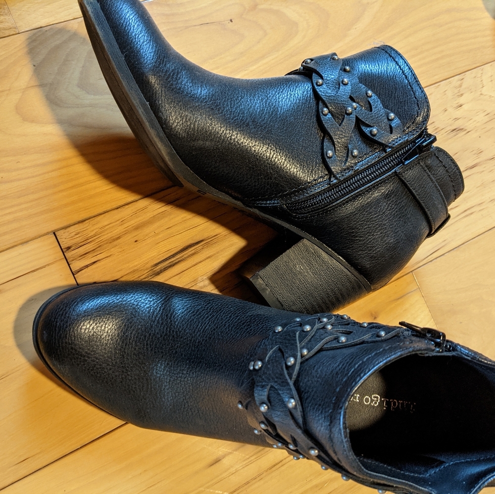 Indigo Rd. women's black ankle boots booties 8.5